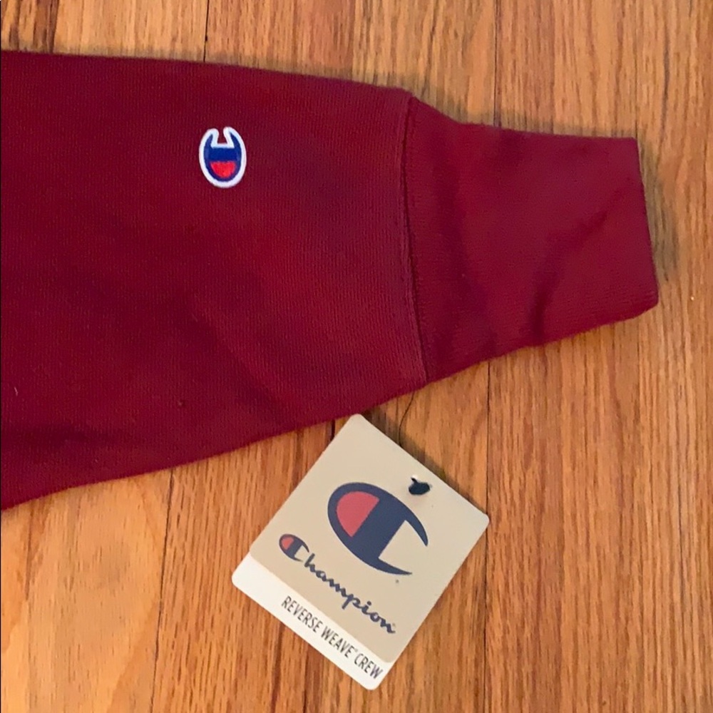 ⭐️ NWT Champion Crewneck Sweatshirt - Picture 2 of 3